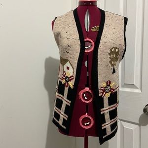 Vintage women beige and black embroidery wool blend knitted vest. Size S. Used.